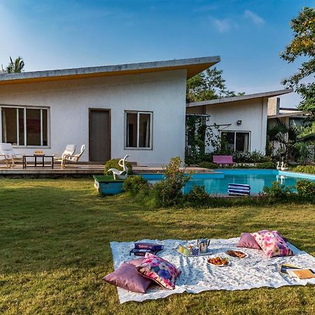 Saffronstays Roselle, Malavli - Pet-Friendly Pool Villa With Modern Interiors Lonavala Ngoại thất bức ảnh